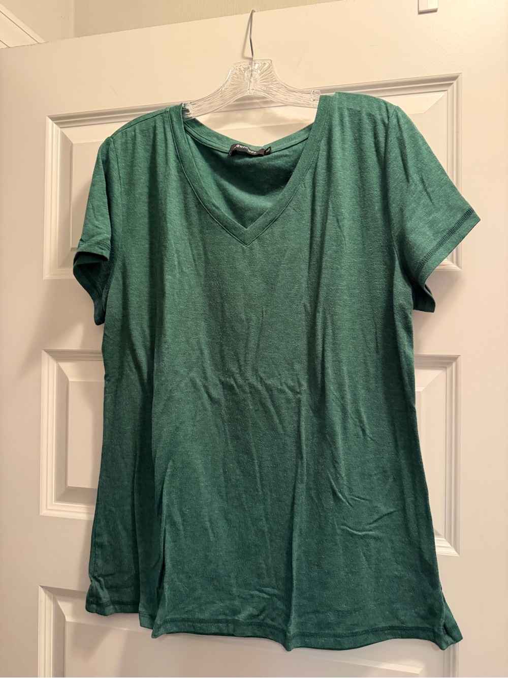 Classic V-Neck Short Sleeve Top - Green